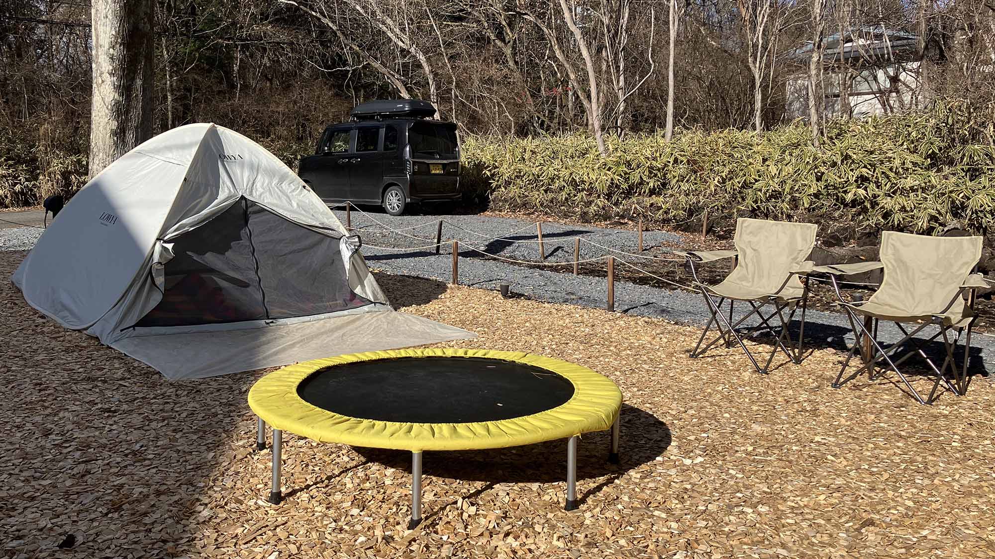 ・【庭】当宿の庭は、大人も子どもも安心してお楽しみいただけるウッドチップを敷き詰めた庭です