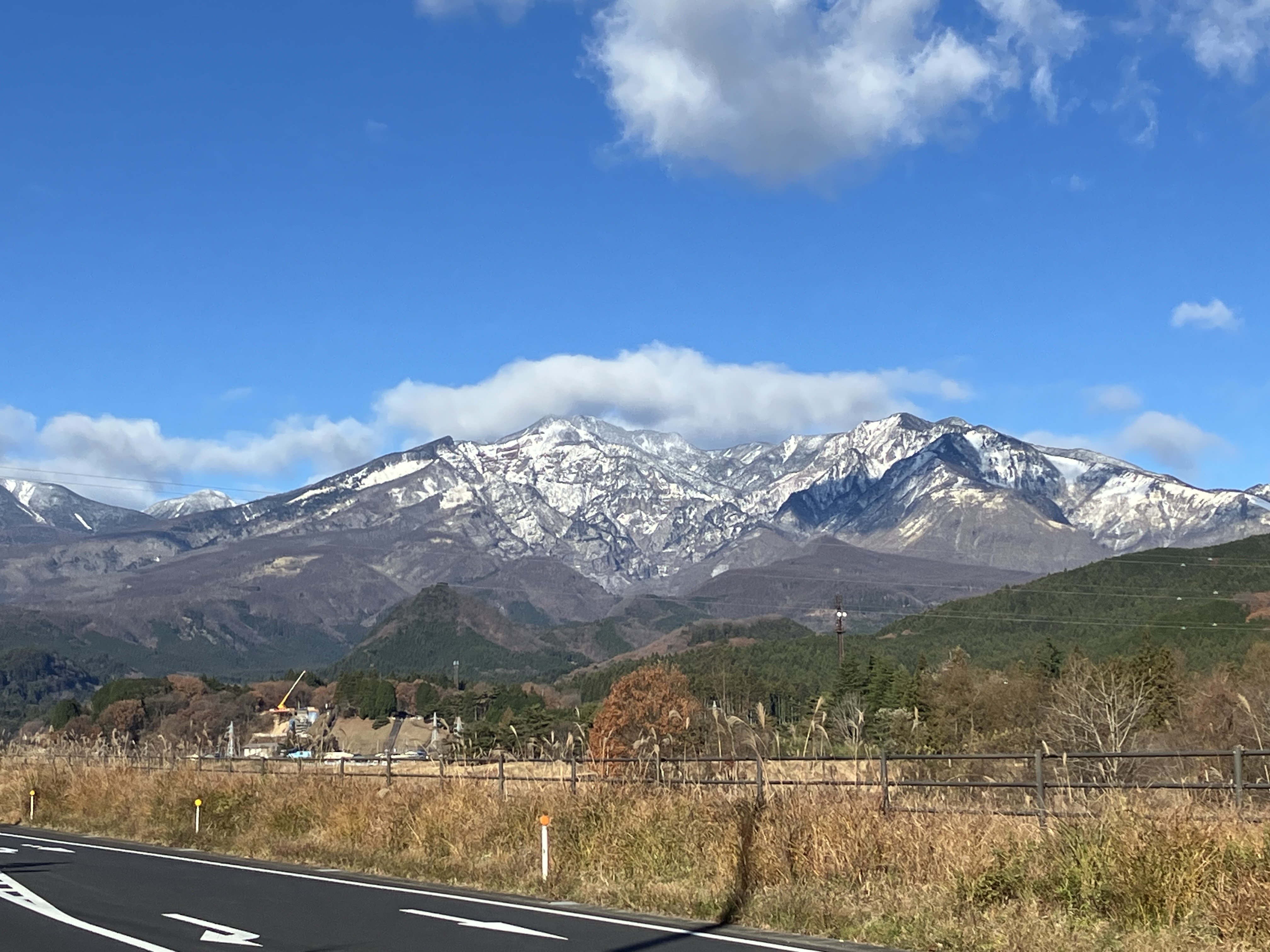 日光駅周辺からは雄大な女峰山が見れます