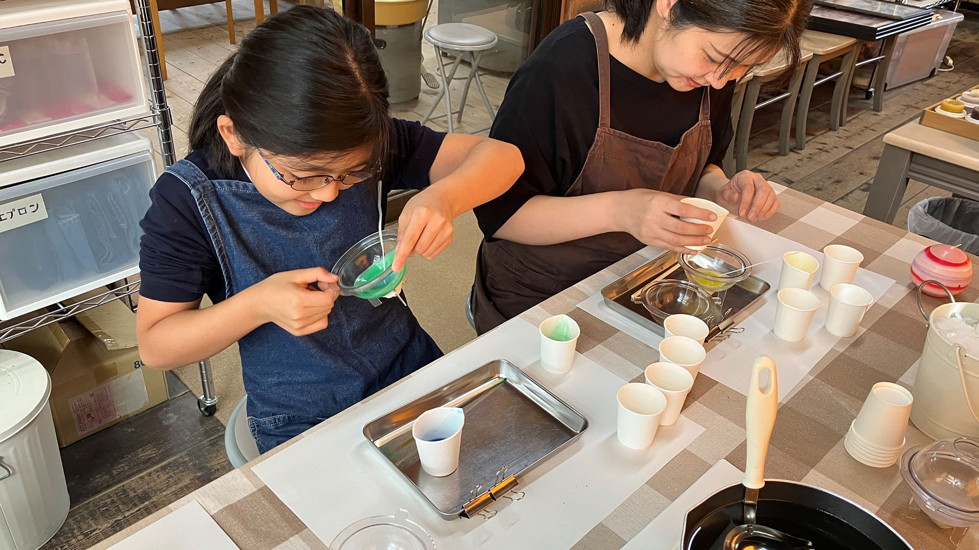 ・【周辺】キャンドル作り体験ができるお店も。旅先での忘れられない思い出にいかがですか