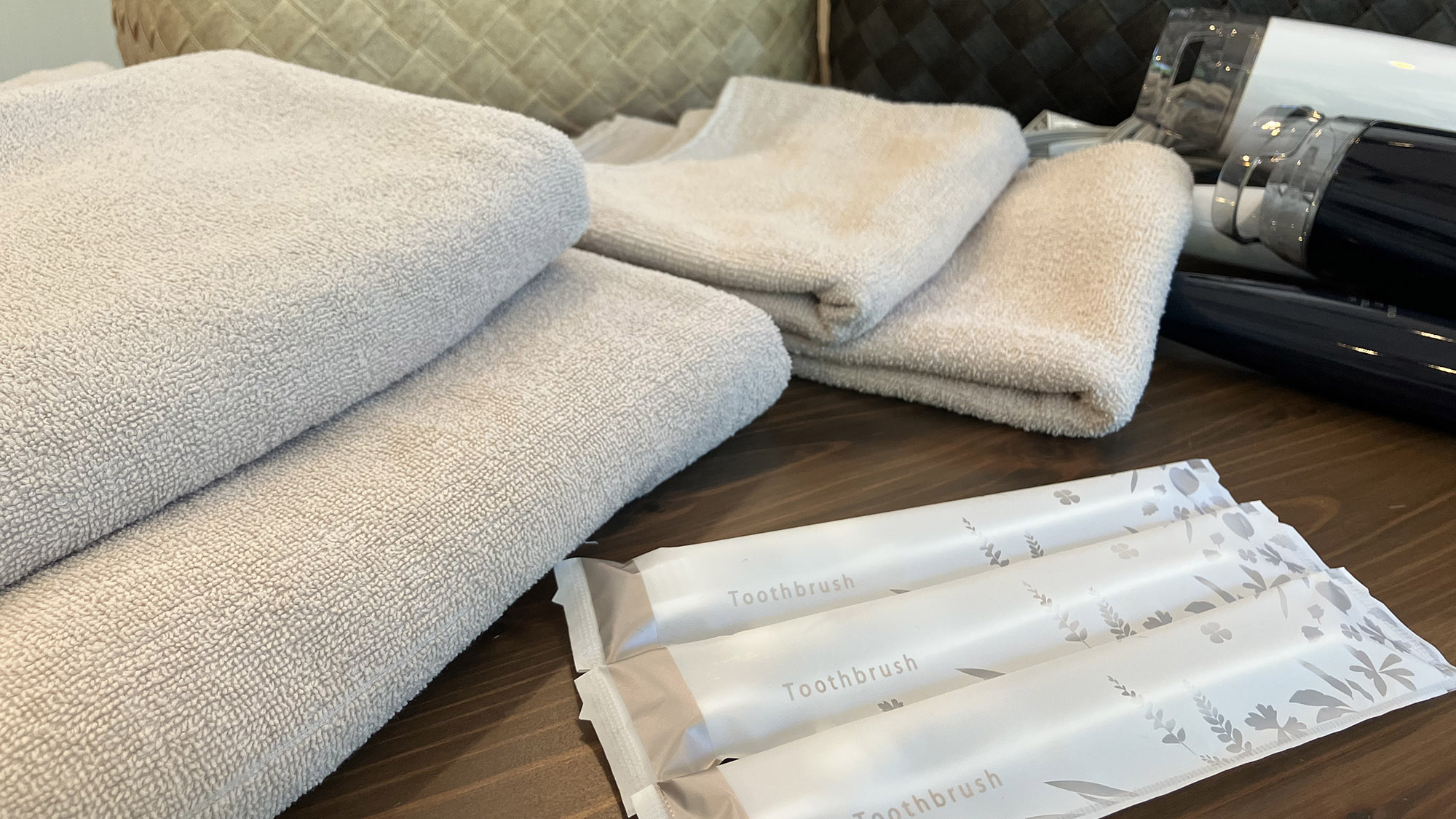 ・【アメニティ】バスタオル、フェイスタオル、ドライヤー、歯ブラシご用意あります