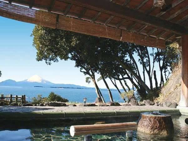 海の見える露天風呂『影向の湯(ようごうのゆ)』。