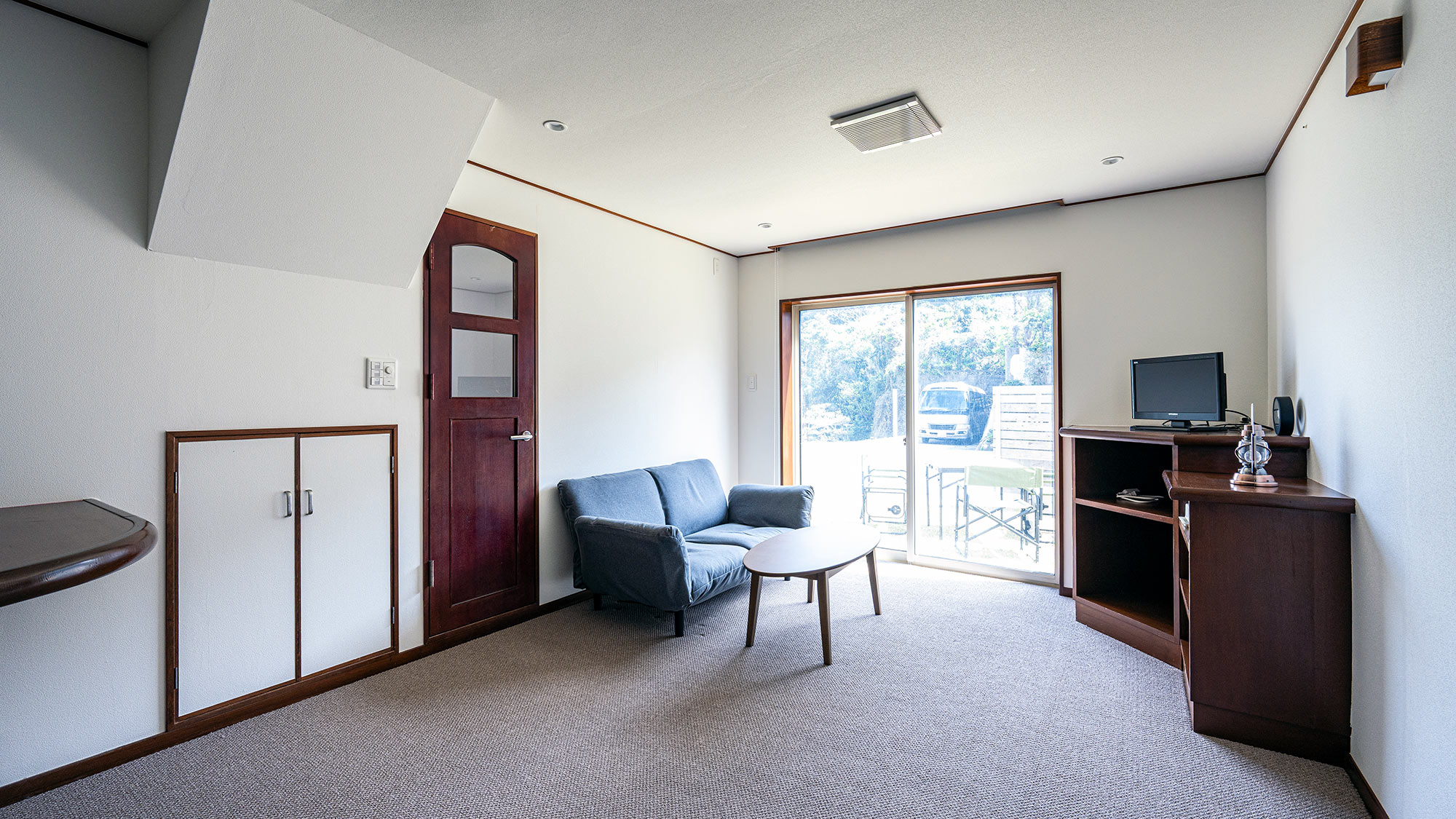 ・【リビング】テレビを見ながらゆったりお過ごしください