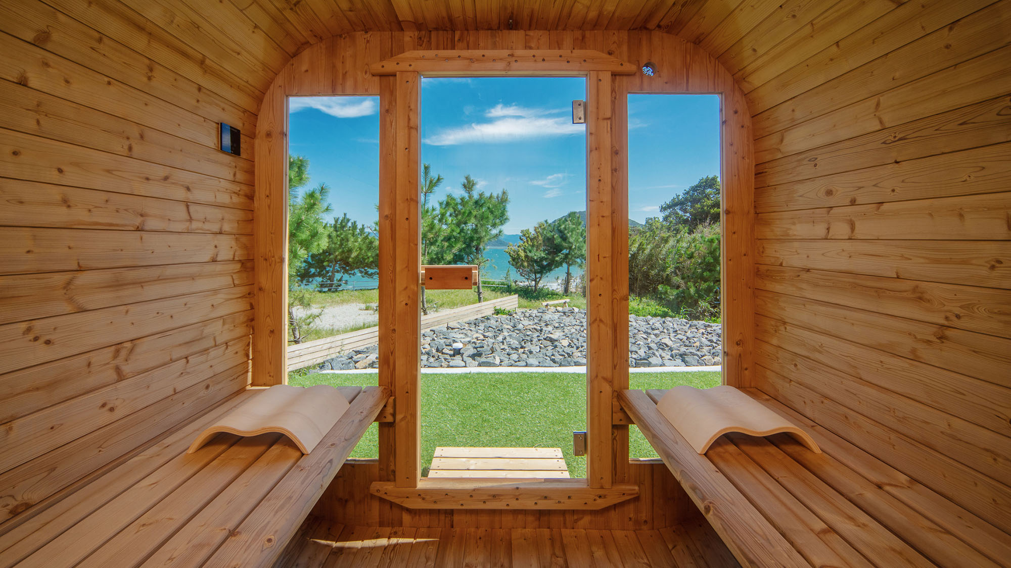 ・【サウナ】唐津湾が見渡せるバレルサウナです