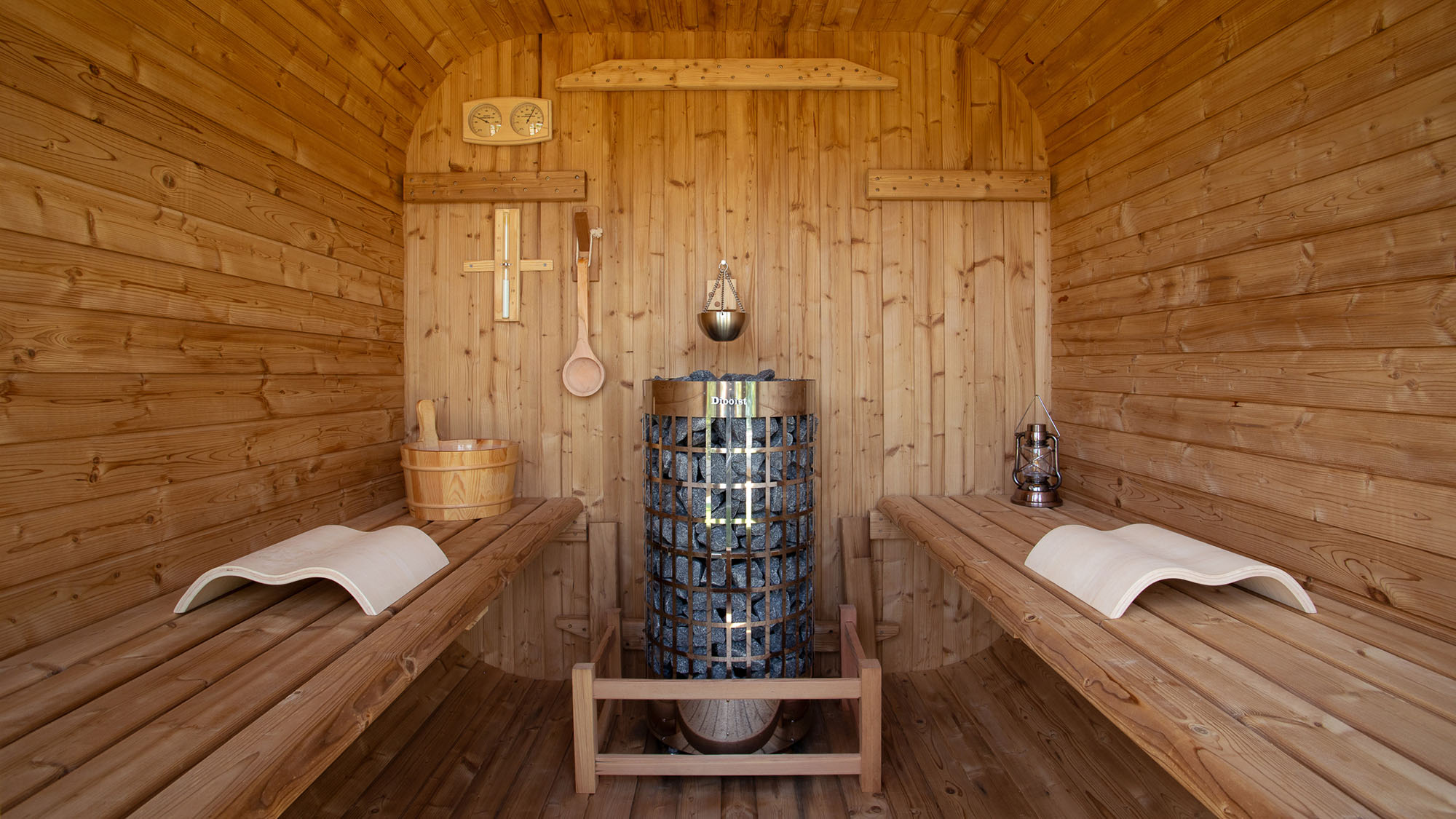 ・【サウナ】貸切のため、お好きなタイミングでロウリュをお楽しみいただけます