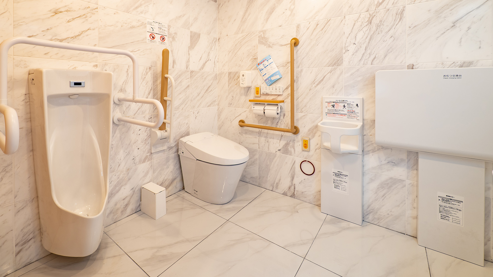 車いすトイレ（ロビー）
