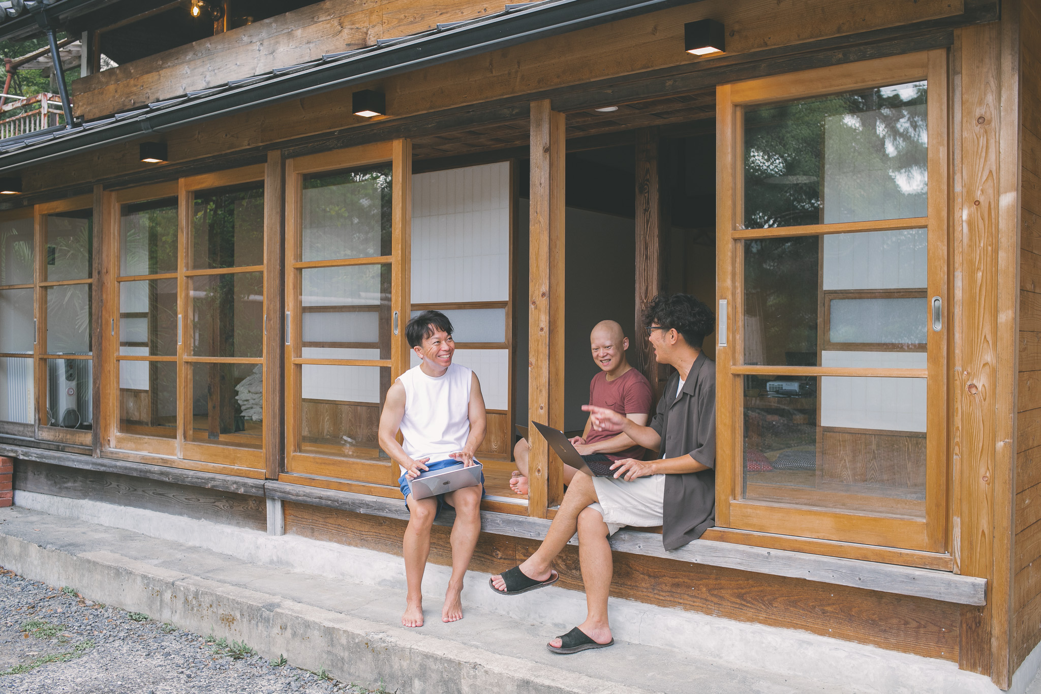 【合宿プラン】縁側でゆったり、気軽に話せるのもおすすめです。