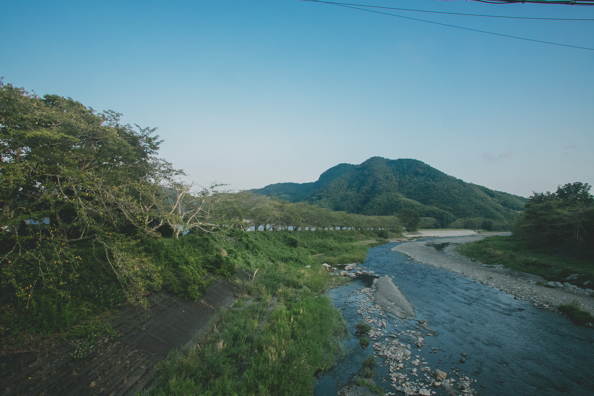 【周辺】近くには瀬戸川が流れており、河川敷を散歩するのもおすすめ