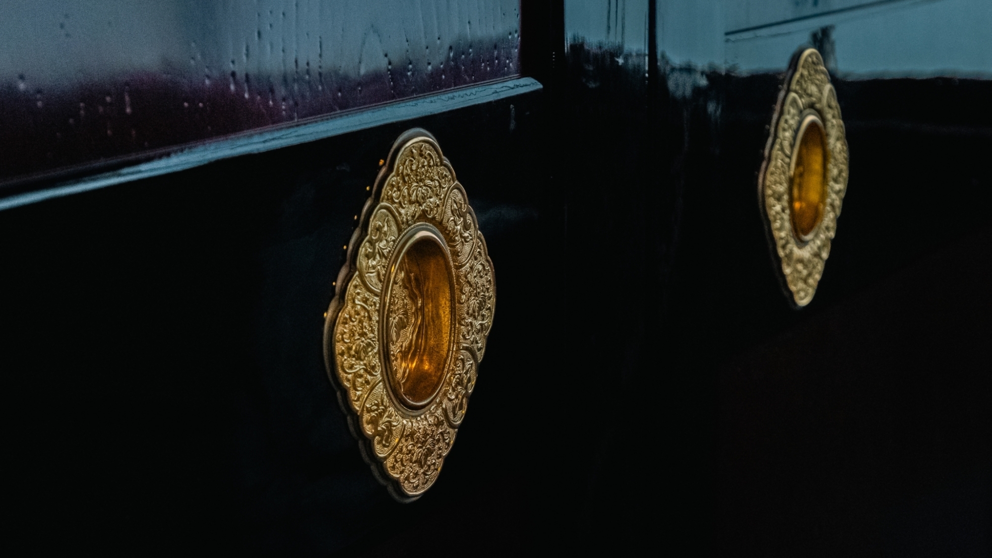 *【客室/千】格式ある扉が、非日常のひとときを演出する客室へと誘う。