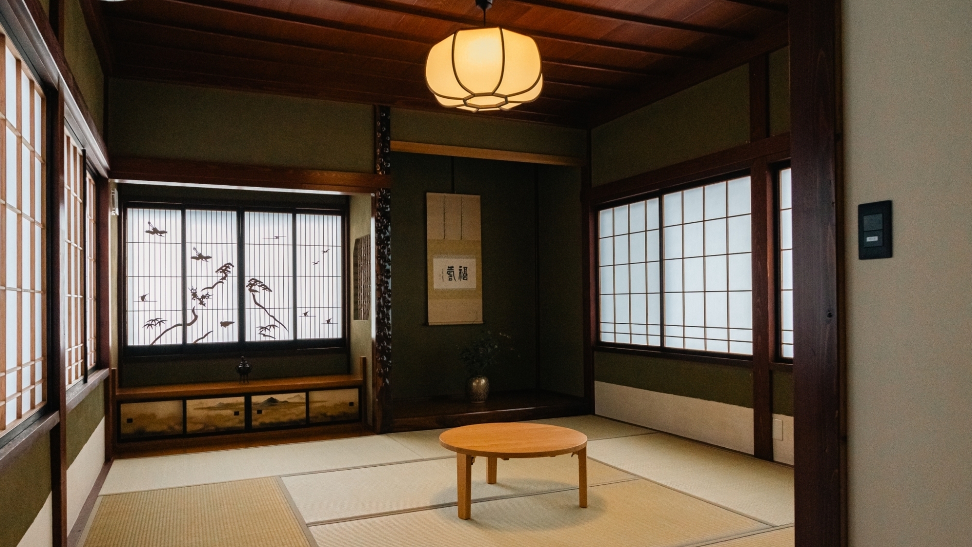 *【客室/翠】広々とした畳の間で、心安らぐ和の空間を満喫。