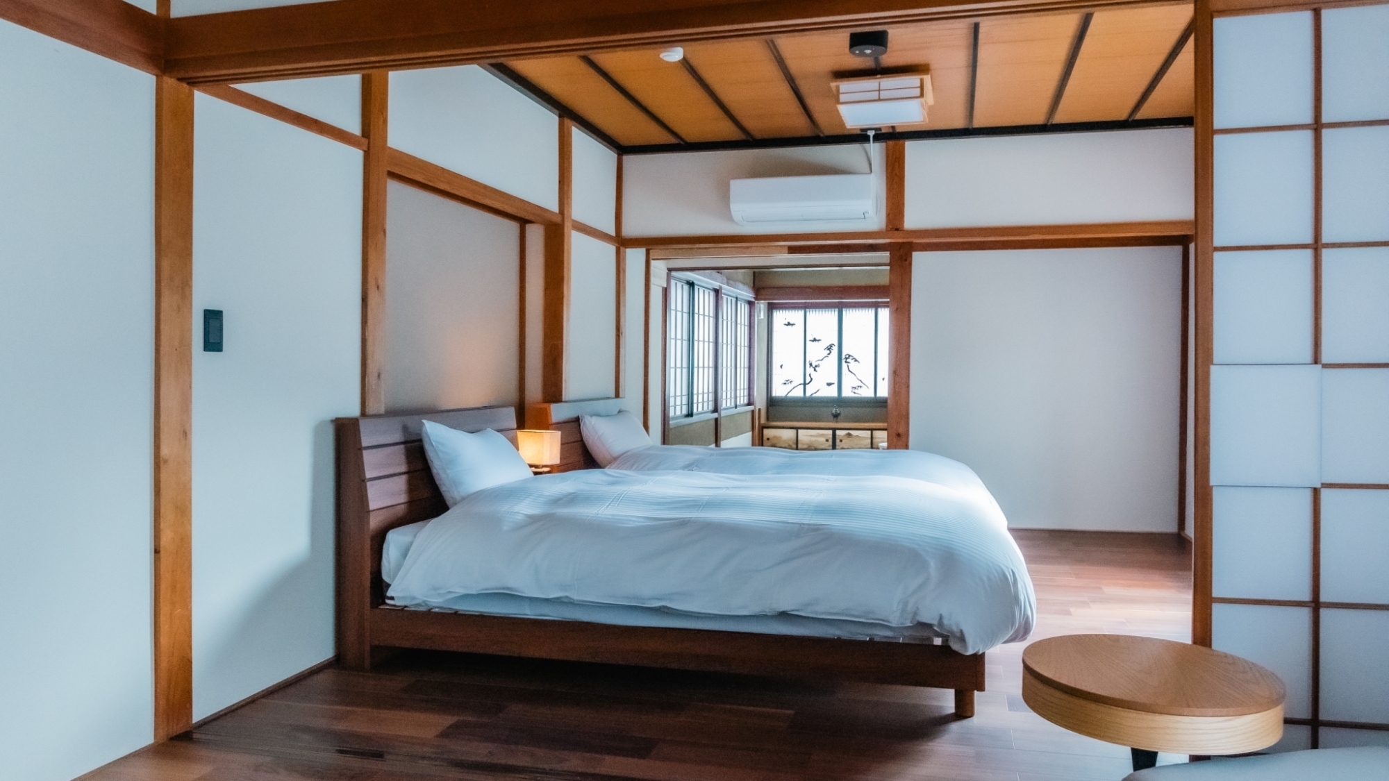 *【客室/翠】木の温もりと洗練されたデザインが、心地よい安らぎを演出。