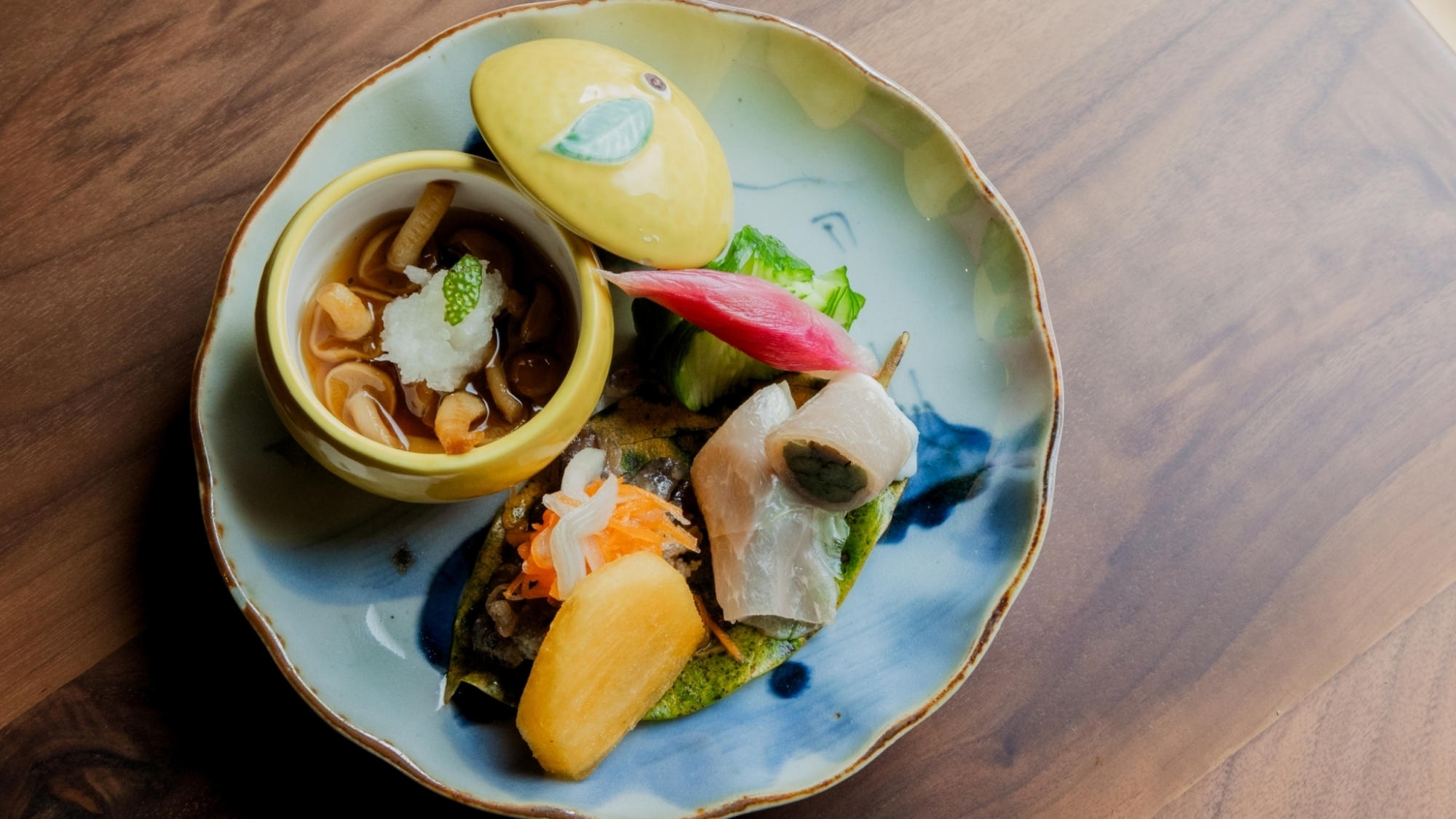 *【夕食一例】職人技が光る繊細な盛り付けと味わい。