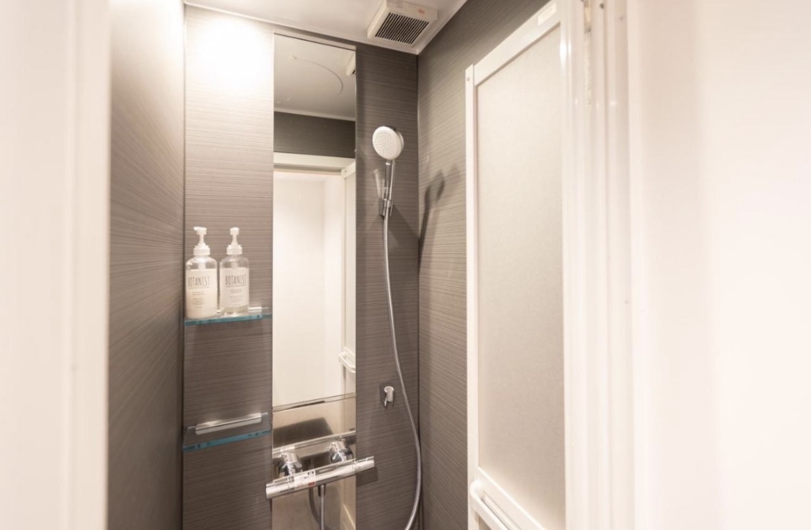 シャワー室