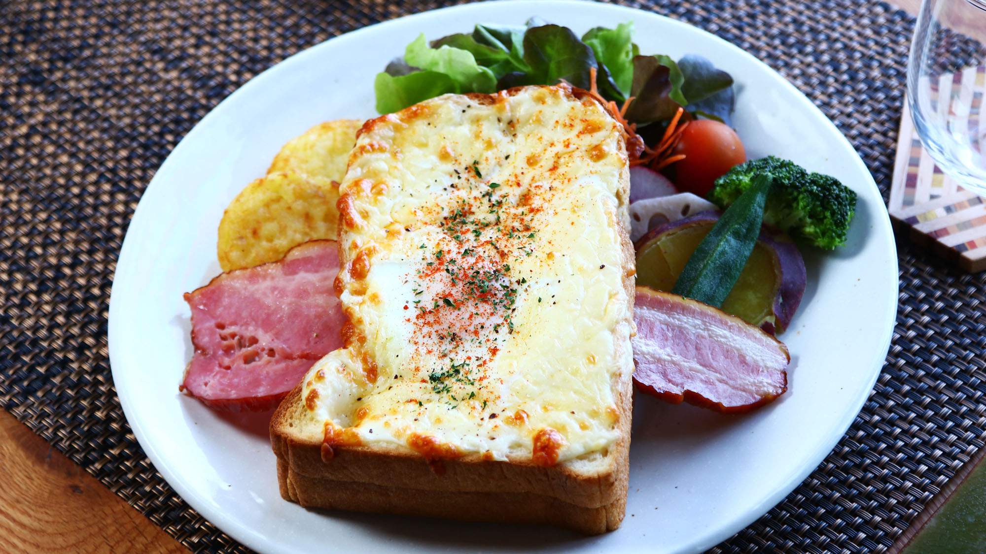 【朝食＿クロックマダム】クロックマダムかフレンチトーストどちらかお選びいただけます