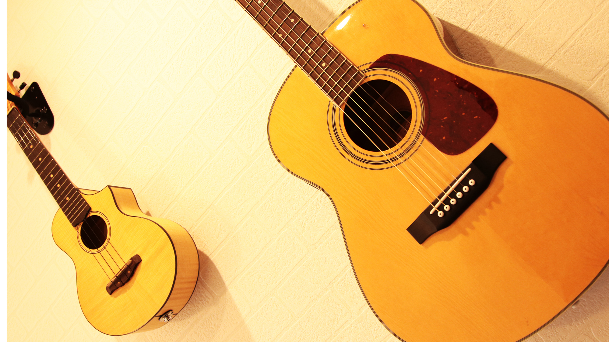 【プレイルーム】ギターなども飾っています*