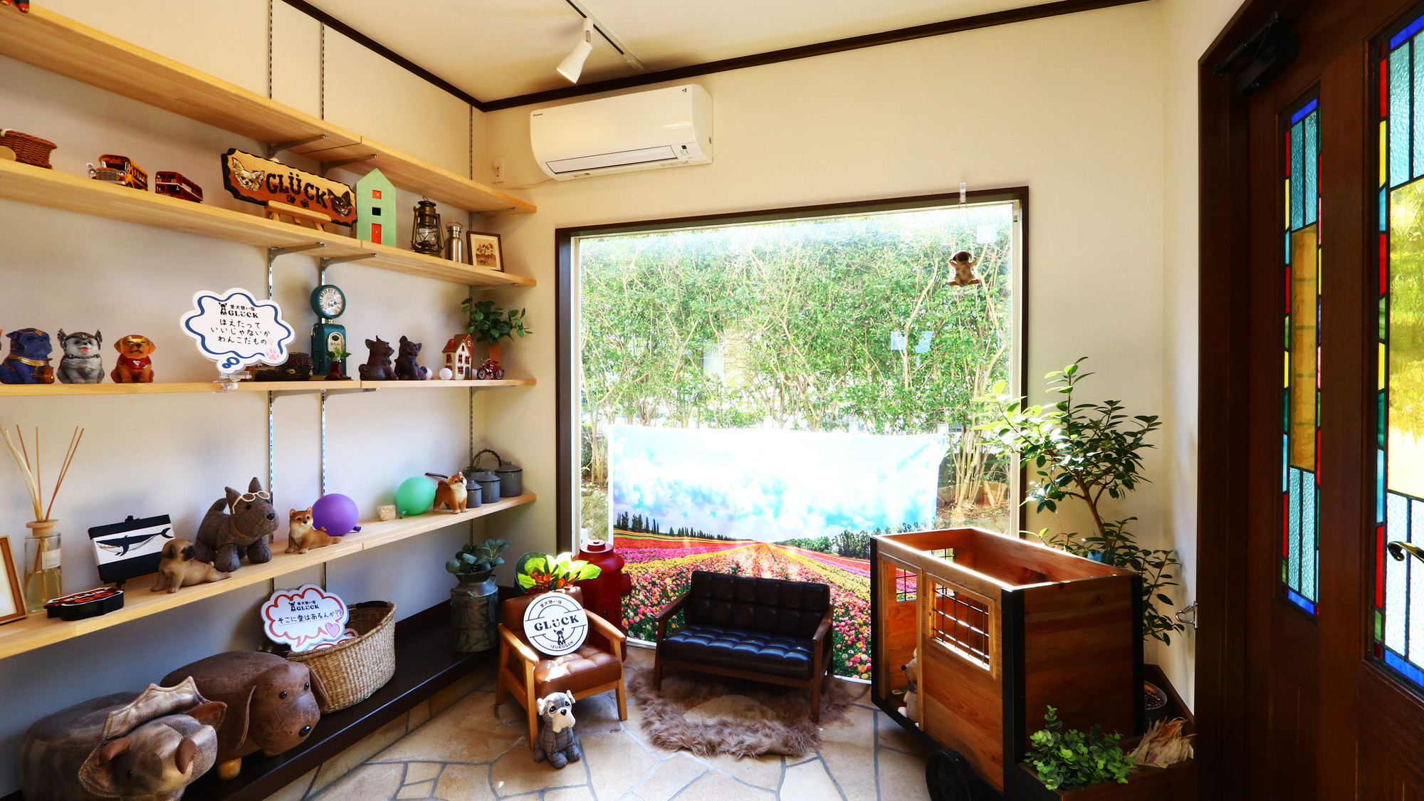 【玄関・ロビー】ワンちゃんの撮影スポット♪かわいく撮ってあげて下さい*