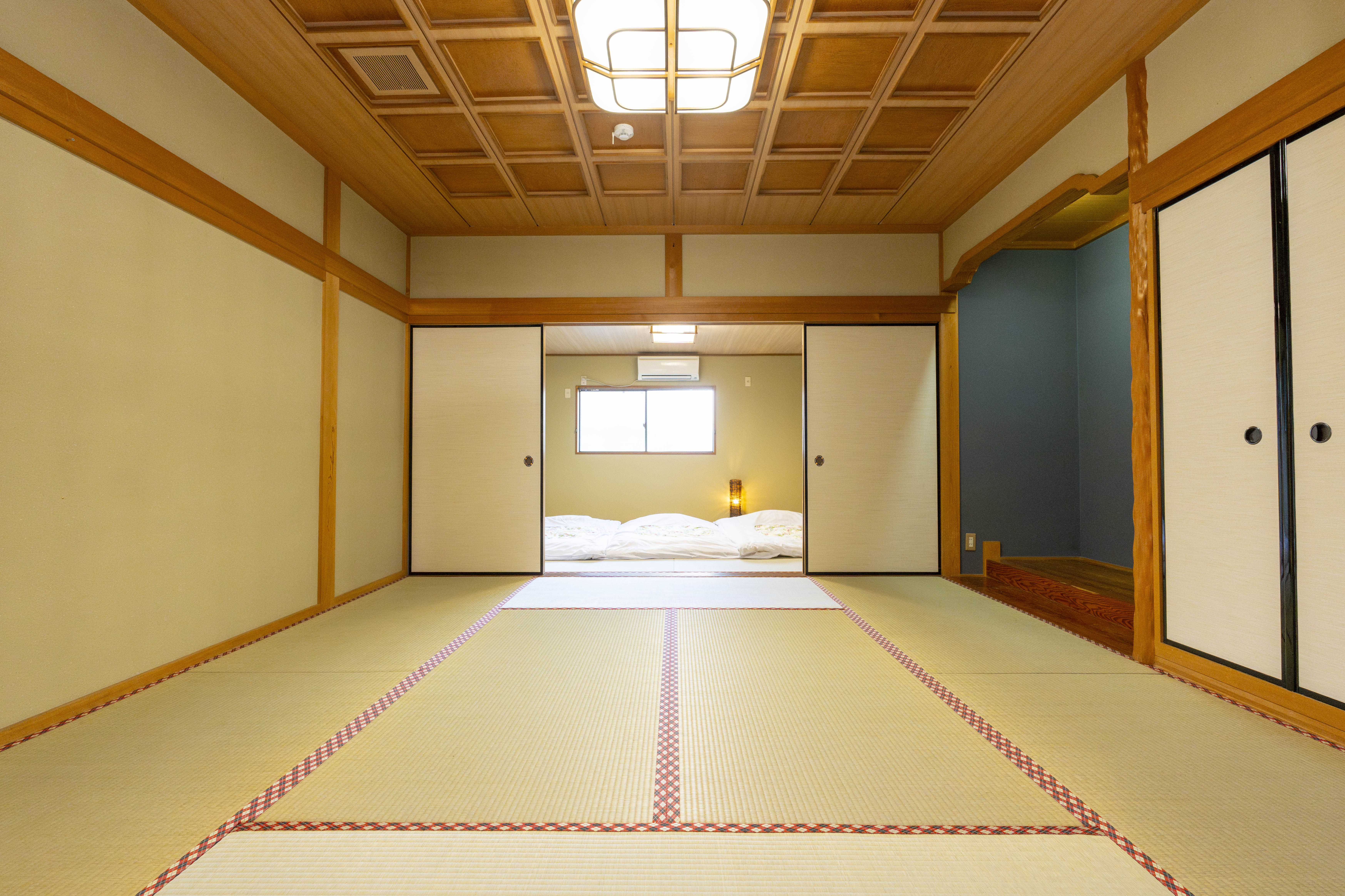 【寝室】１階手前・奥