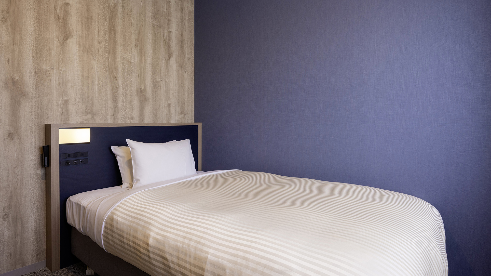 【シングル】落ち着いた色調とシンプルな設えで、快適なステイをご提供します。