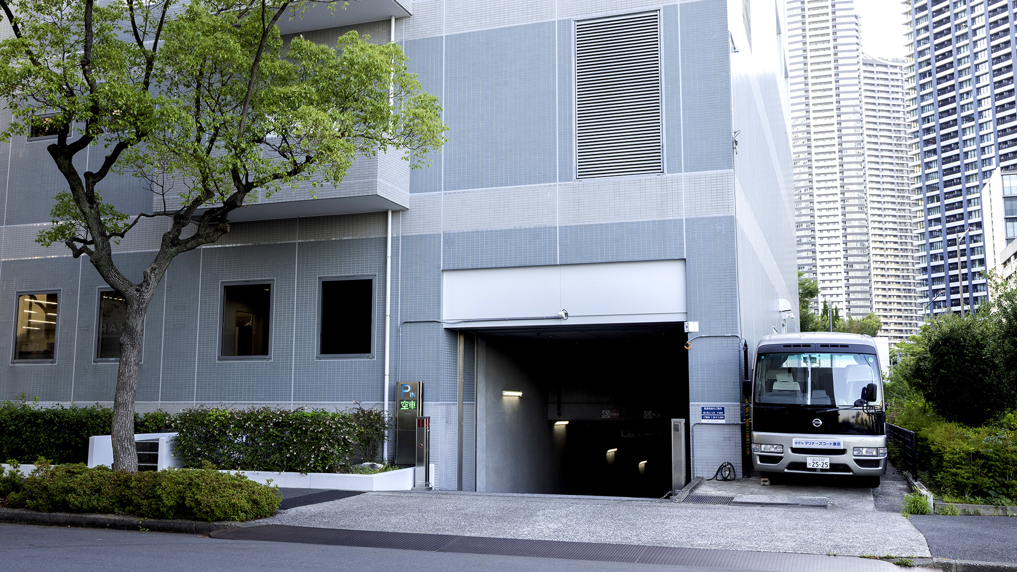 【地下駐車場】雨に濡れず安心♪暑さや寒さも気にならず、防犯面でも嬉しいポイント。 