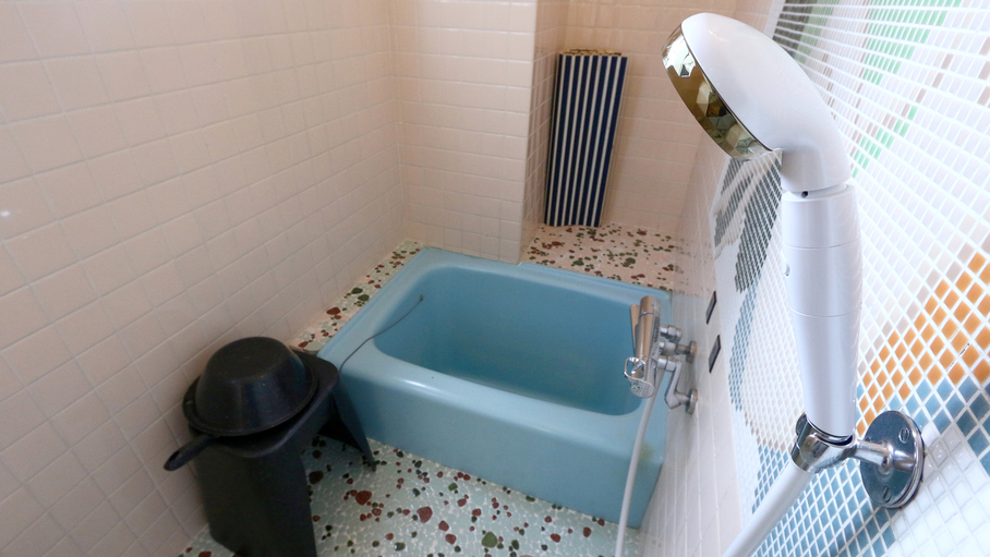 2段ベッド＋布団２組洋室＜洗面・風呂・トイレ付き＞最大4名 