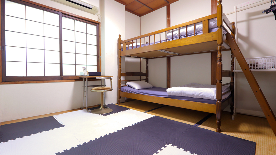 風呂・洗面・和式トイレ付＜２段ベッド+布団1組＞