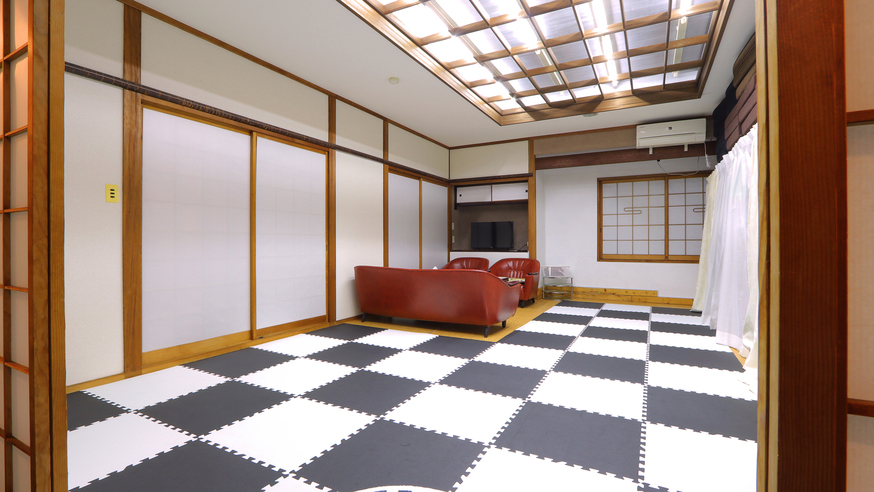 【ホテル宿かいふ】6名部屋＜共用／風呂・トイレ・洗面＞