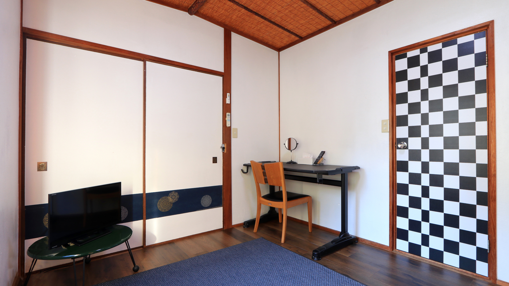 2段ベッド＋布団１組洋室＜洗面・風呂・和式トイレ付き＞最大3名