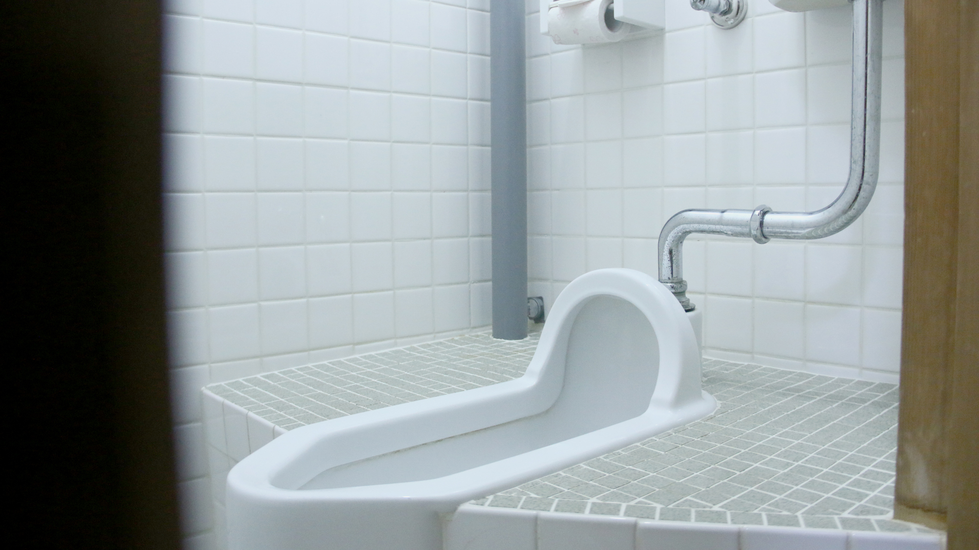 2段ベッド＋布団１組洋室＜洗面・和式トイレ付＞風呂共用最大3名 