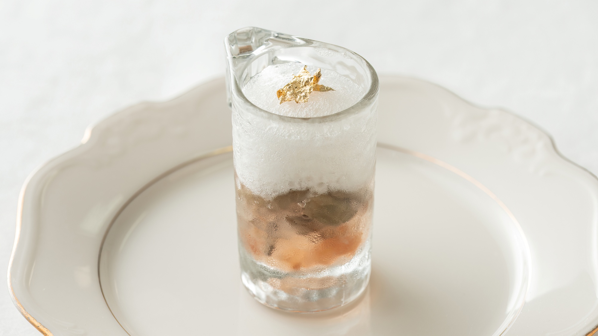 ■ご夕食一例／夏メニュー【ジュンサイのゼリー　梅の香るエスプーマ】