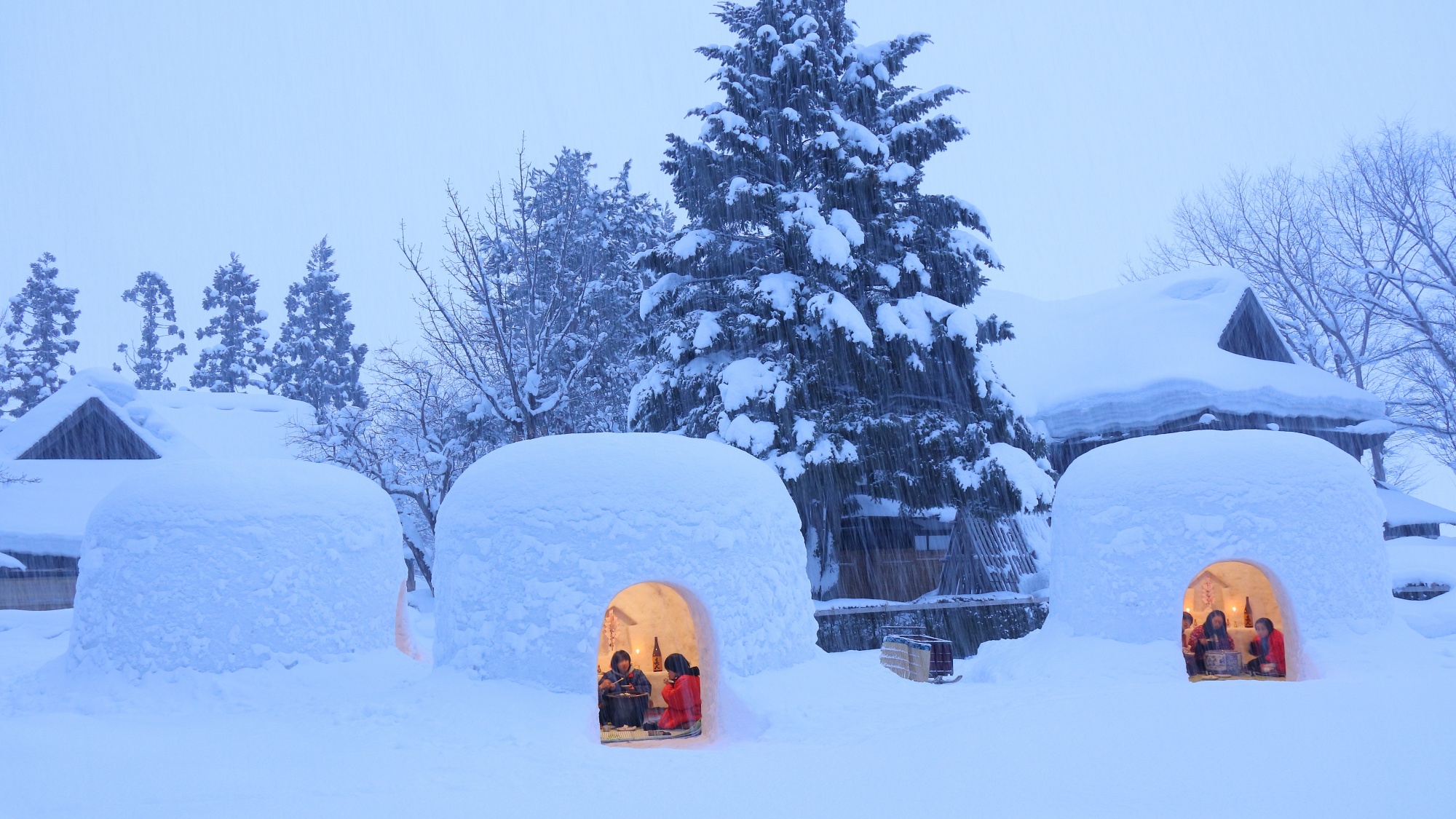 ■周辺観光｜横手のかまくら