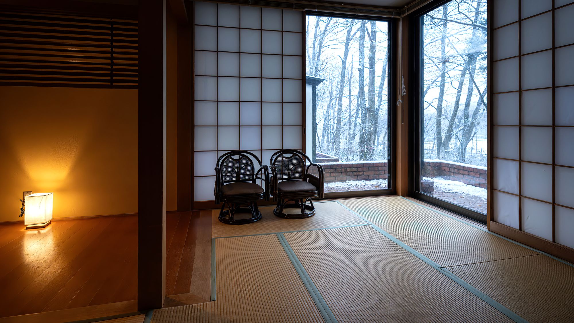 ■スタンダード和室｜窓からは季節に応じた景色を愉しめます