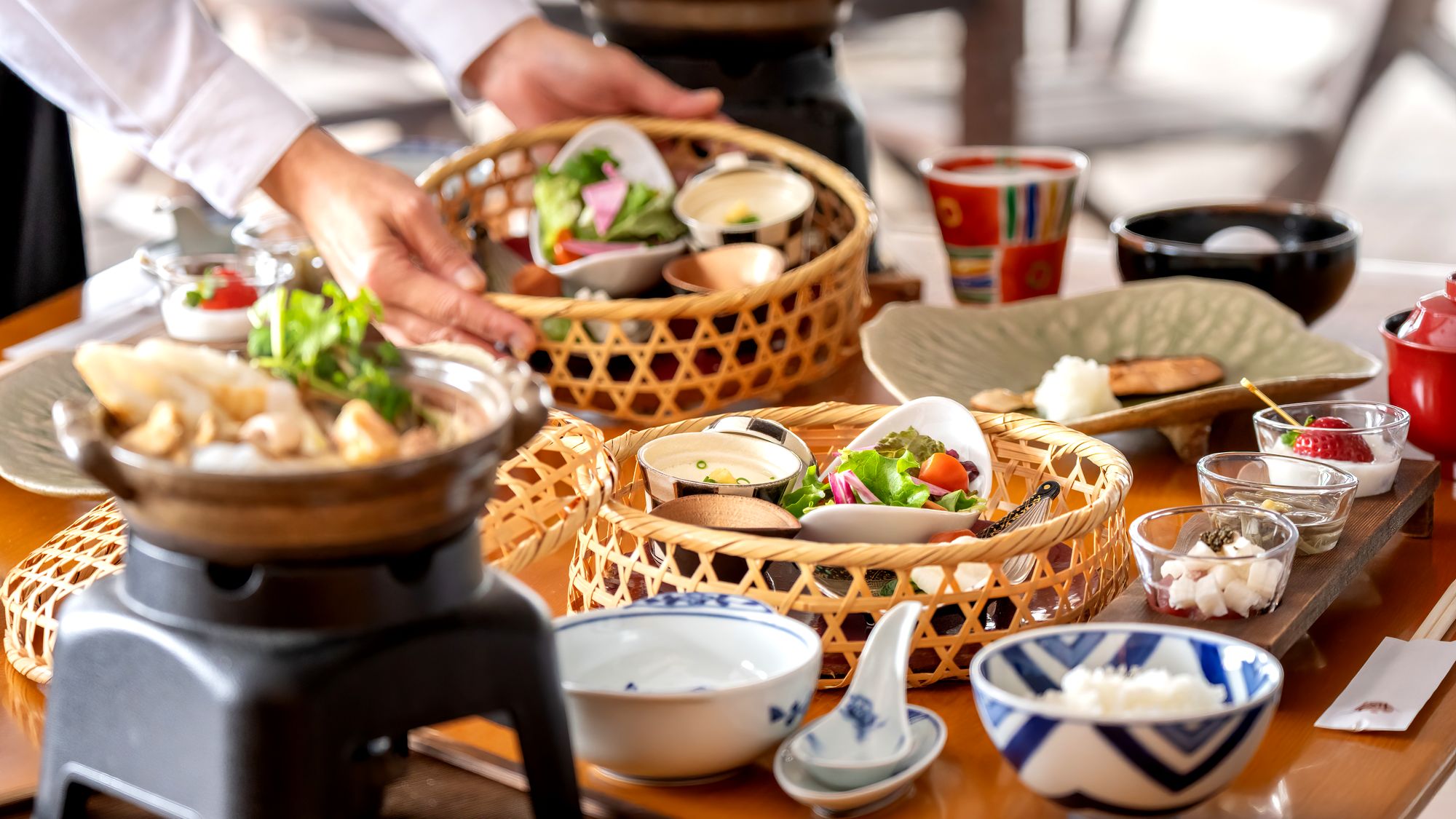 ■ご朝食イメージ｜地元の旬の食材を使用した一品一品を丁寧に仕上げました