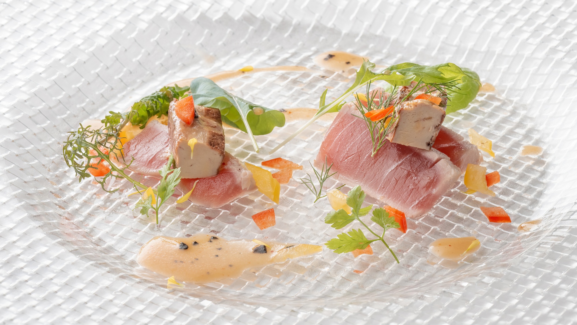 ■ご夕食一例／夏メニュー【マグロとフォワグラの炙り　ロッシーニ風　初夏のサラダ仕立て】