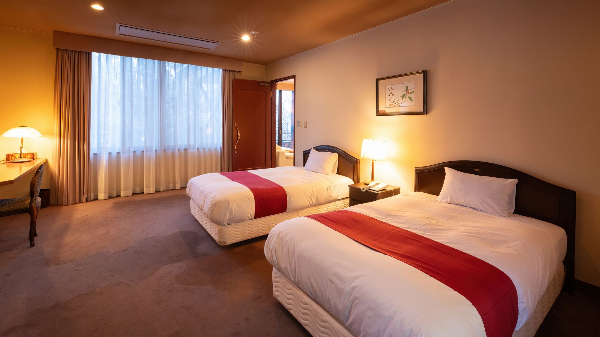 ■ジュニアスイート｜ダブルベッド2台完備