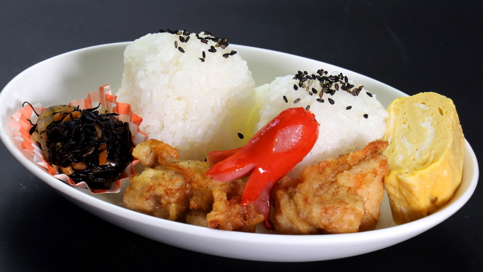 【2食付き】夕食は仕出し弁当をご提供！朝はちょうどいいボリュームの軽朝食(*^_^*)
