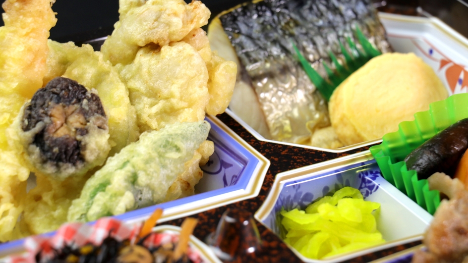 【グレードアップ夕食2食付】ちょっぴり贅沢！夕食の仕出し弁当が少しリッチに☆軽朝食付き♪