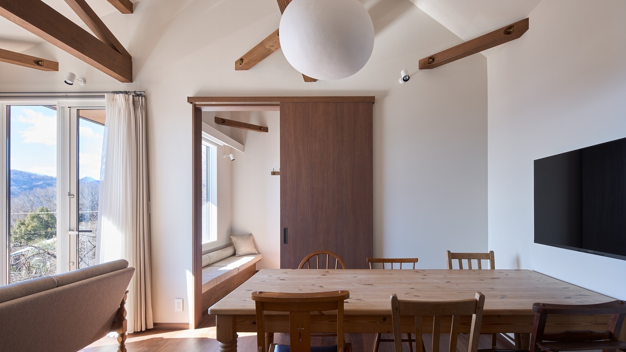 [Terrace Cottage]2LDK／53.42㎡　広々とした空間で心安らぐご滞在を。