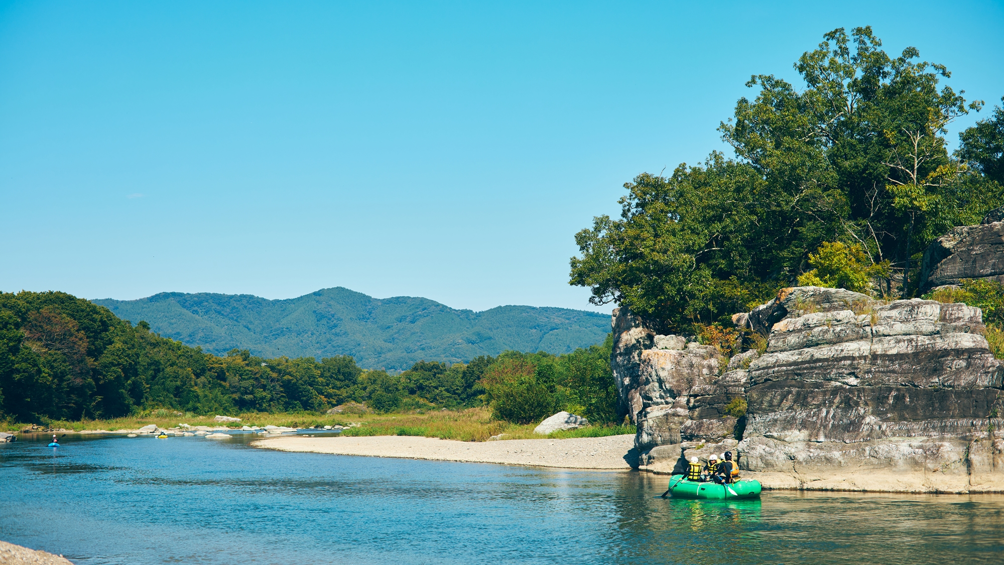 [周辺/岩畳]国の特別天然記念物に指定された秩父長瀞の岩畳。