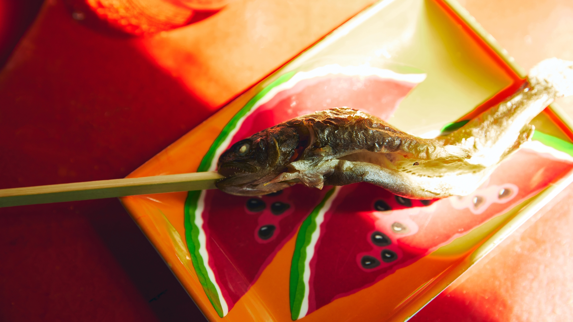 [周辺/長生館]名物の川魚の塩焼きをお召し上がりいただけます。