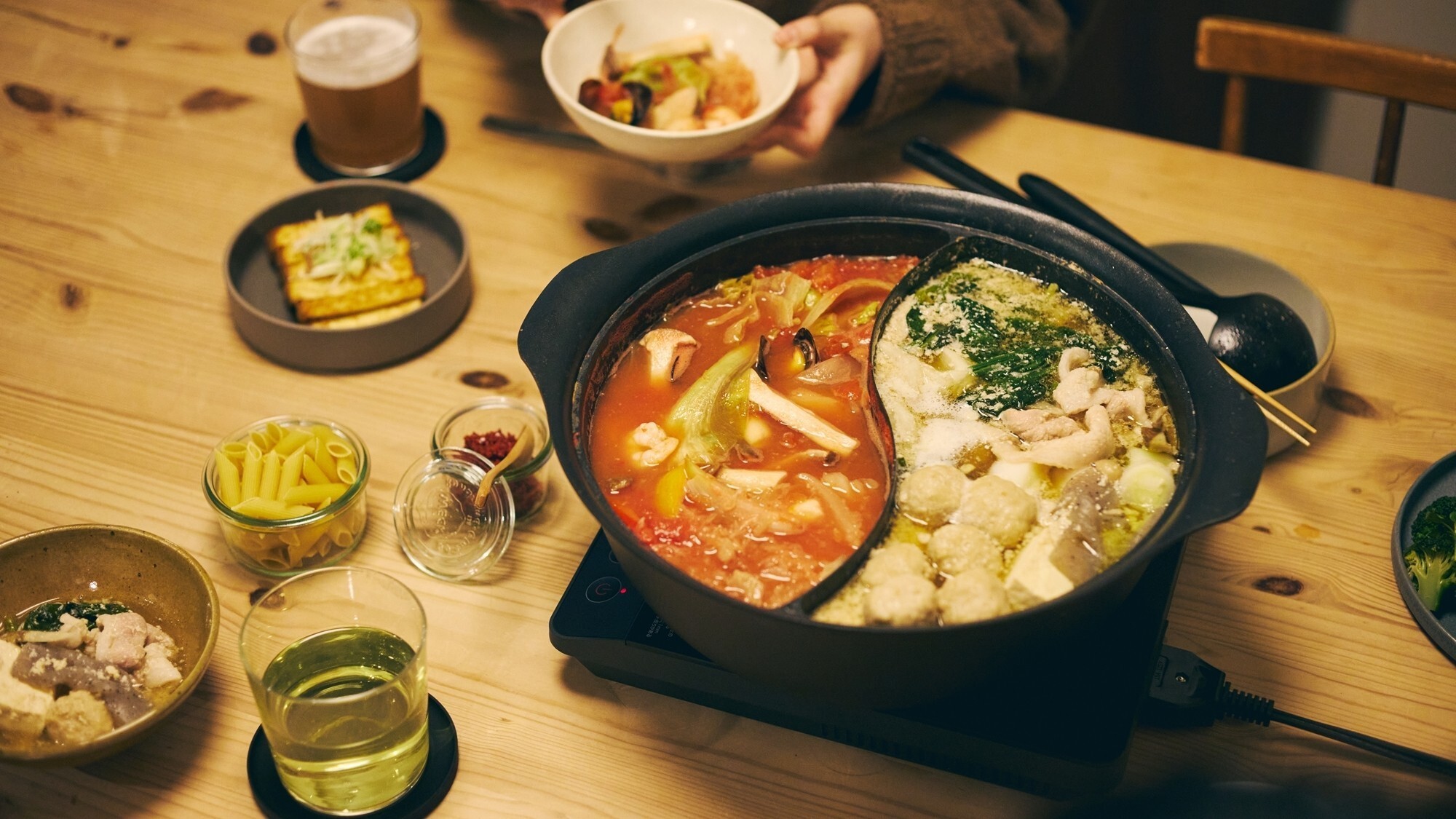 [夕食/2食鍋]心身共に温まる鍋料理で、贅沢なひとときをお過ごしください。