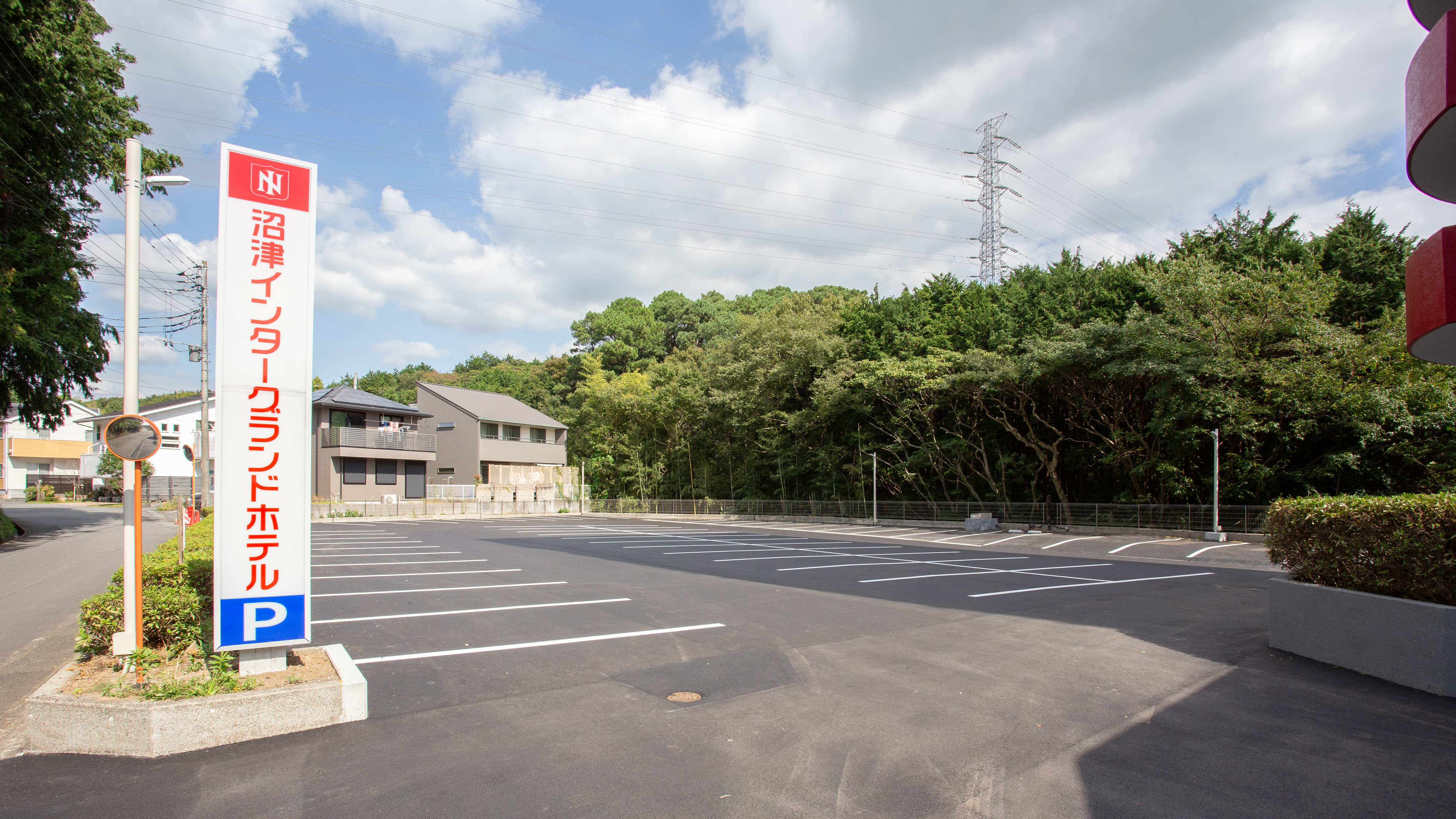 無料の平面駐車場