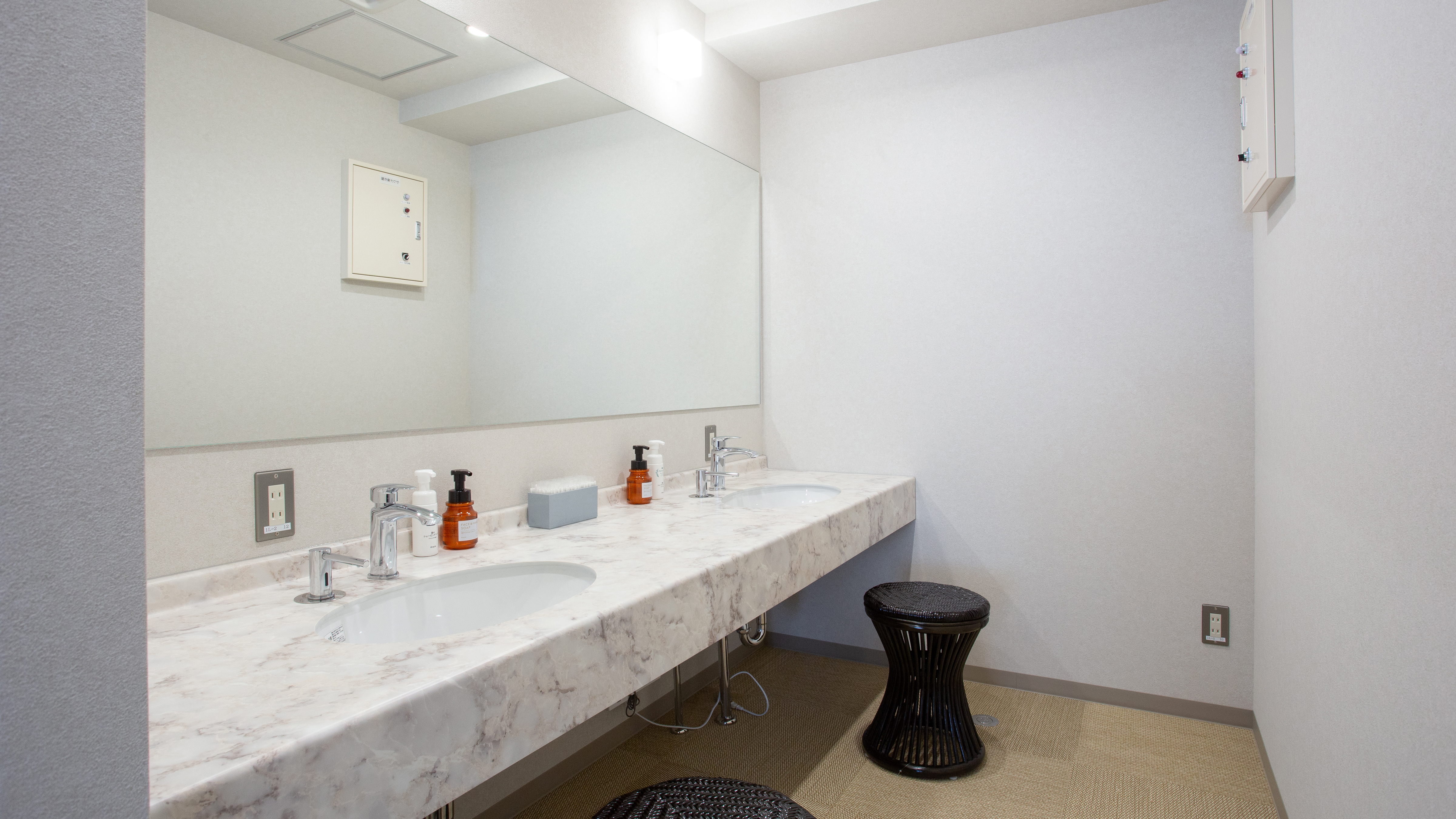 男性大浴場のパウダースペース