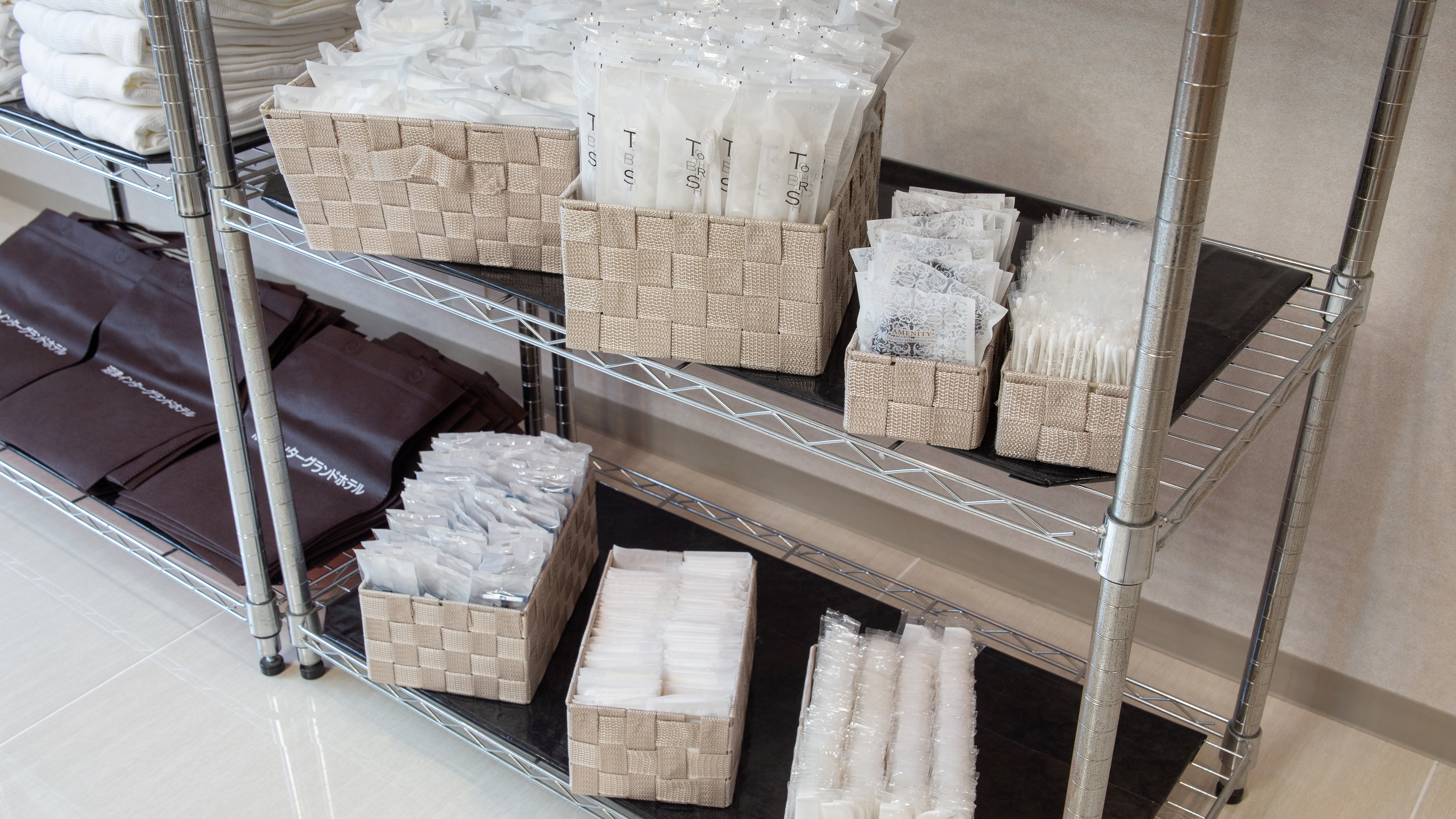 アメニティバーからお使いになる物をご自由にお持ちください