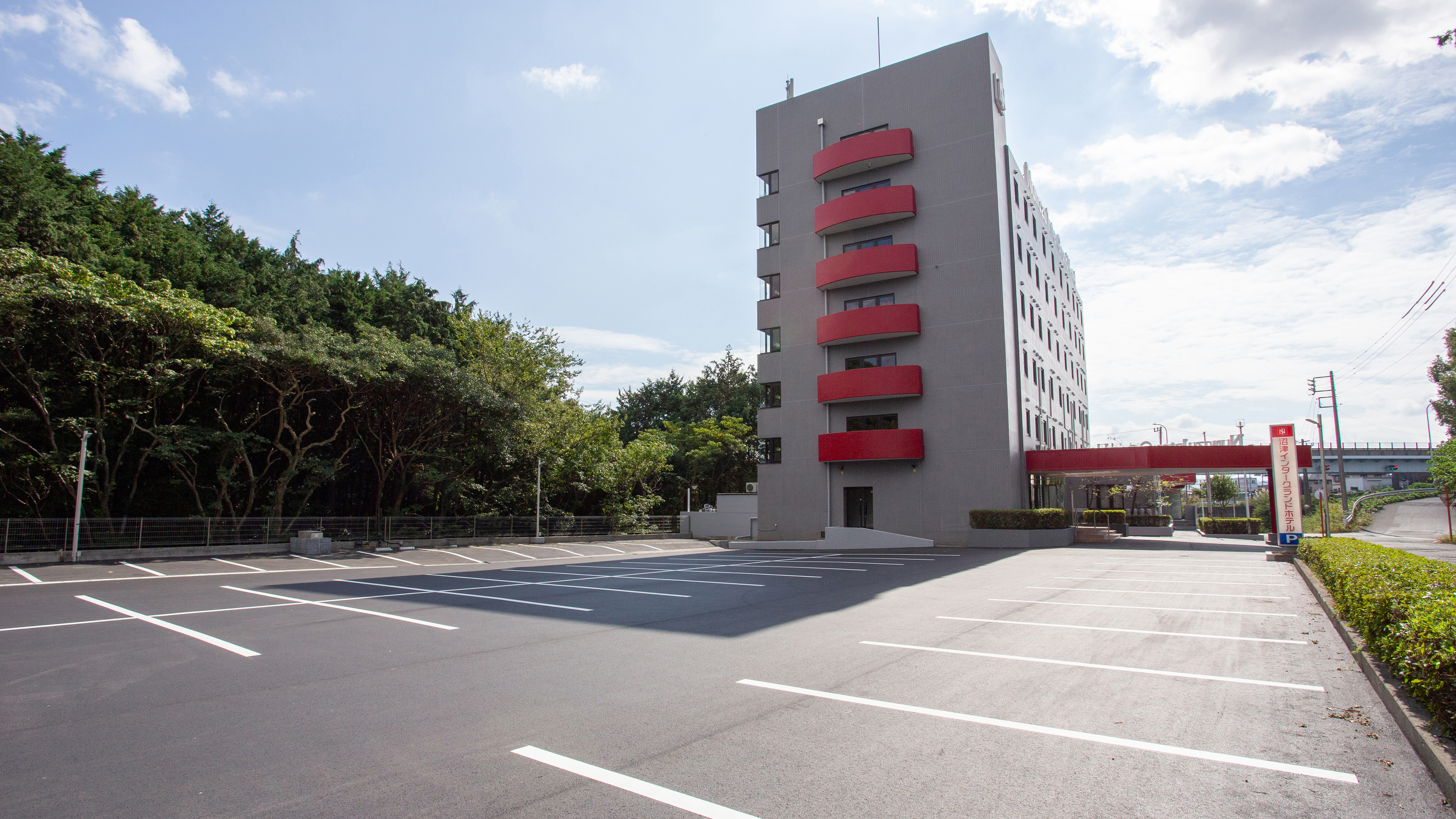 無料の平面駐車場