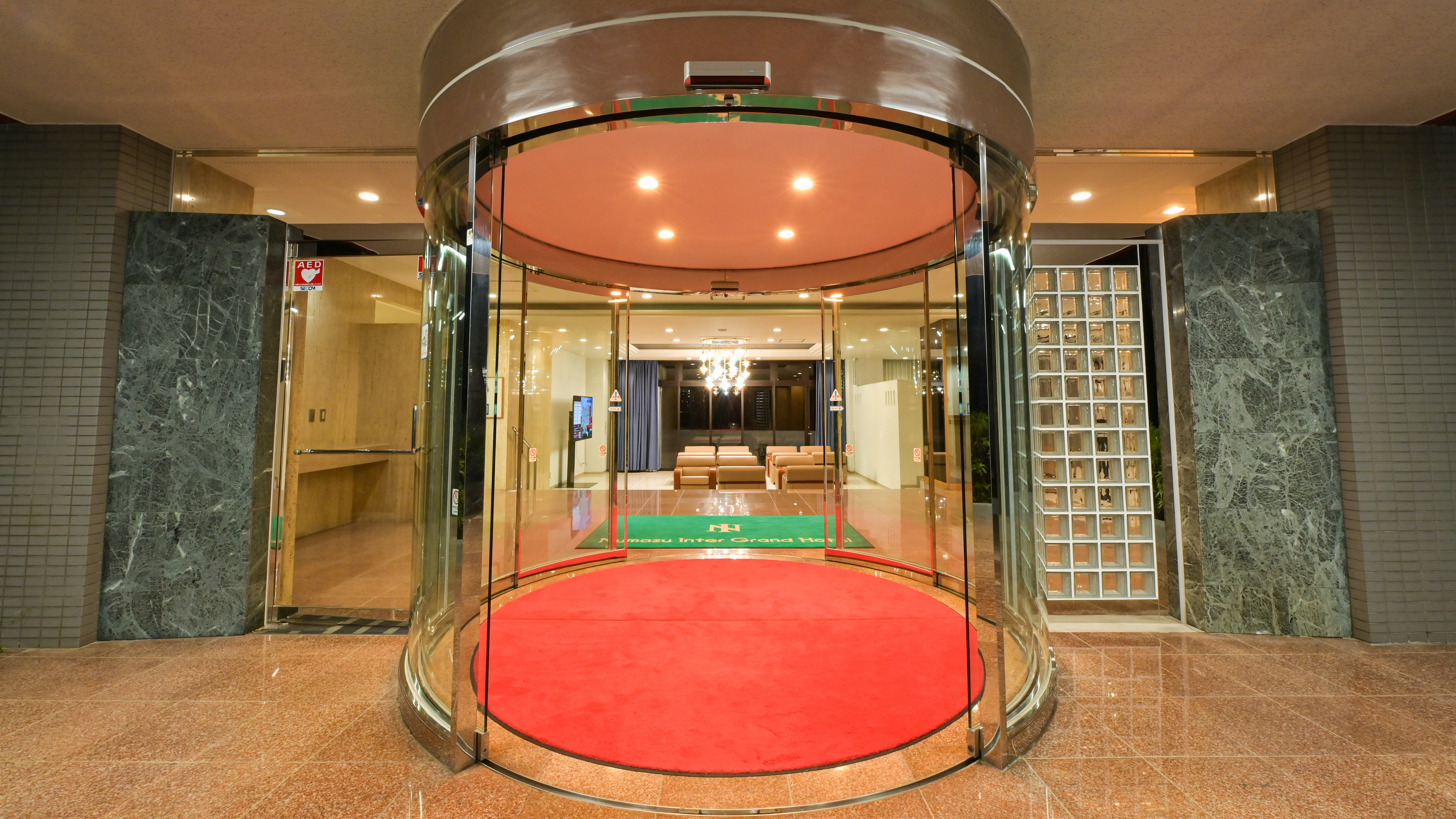 ホテル正面玄関