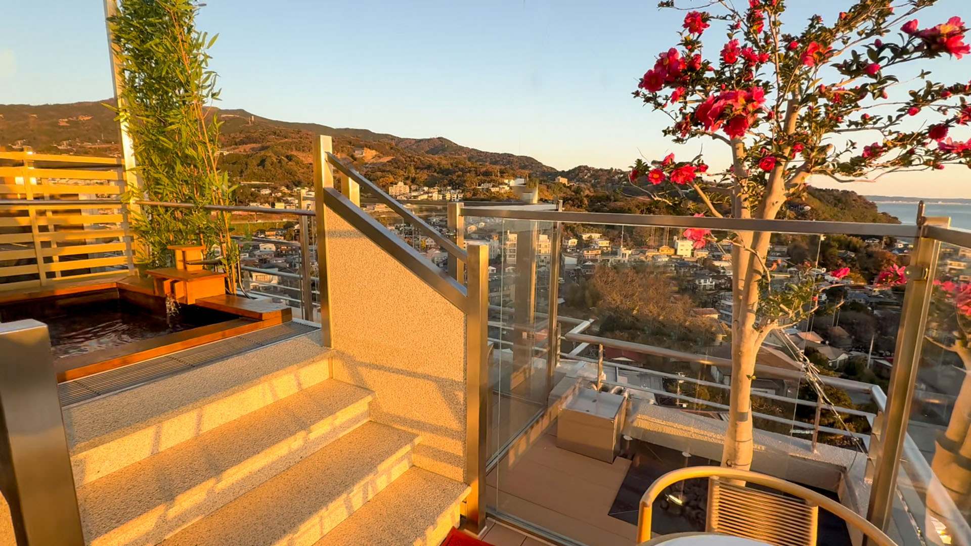 ・【客室専用庭園】お部屋備え付けの庭園からは真鶴の海が一望できます