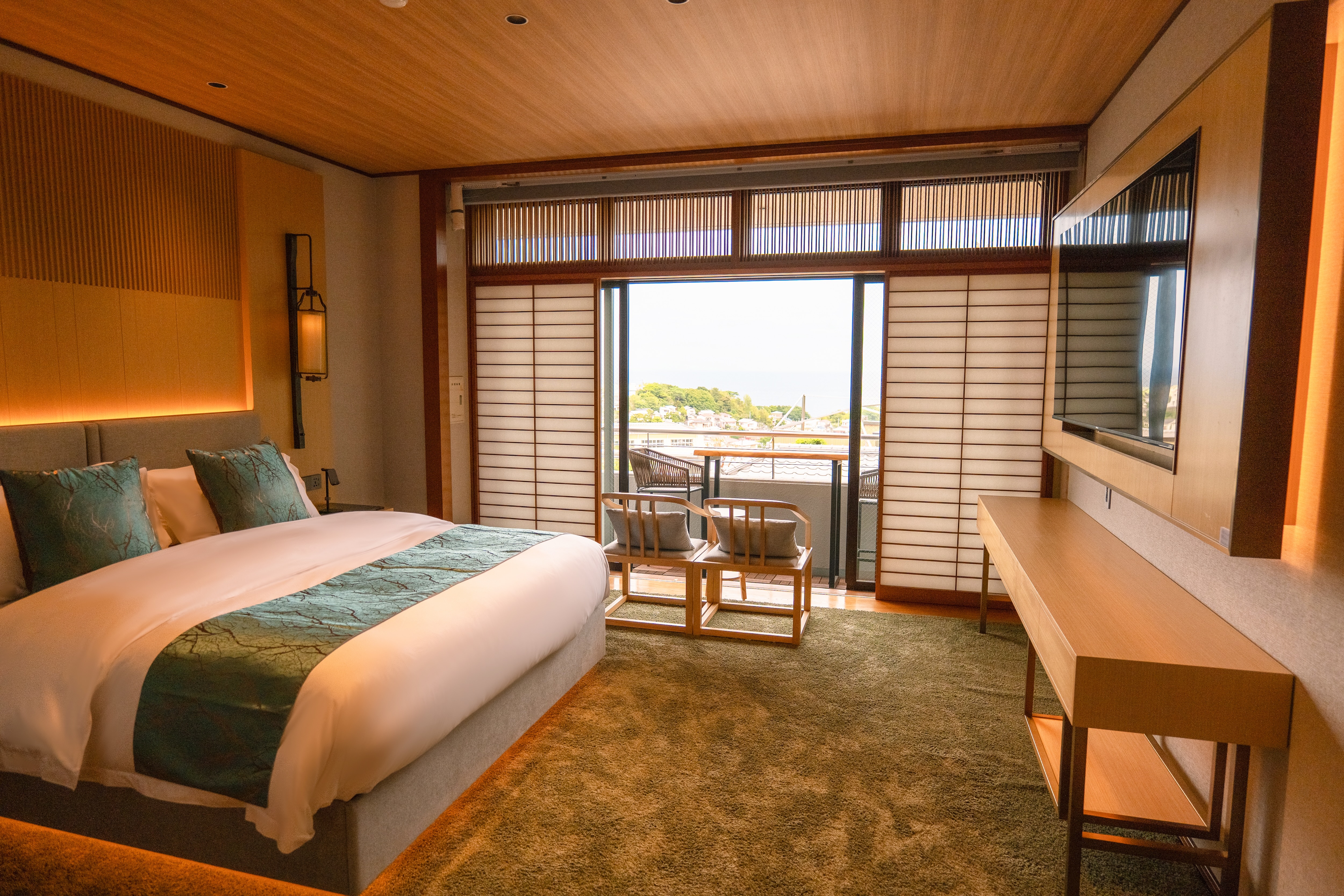 ・【客室】お部屋からの景色は季節ごとに表情を変えます。