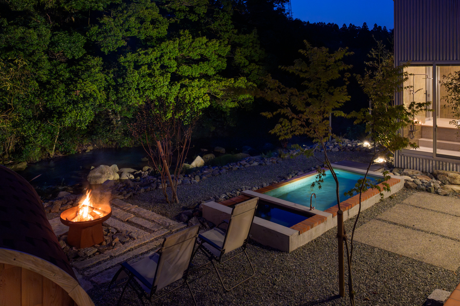 ファイアーピット、サウナ、プール