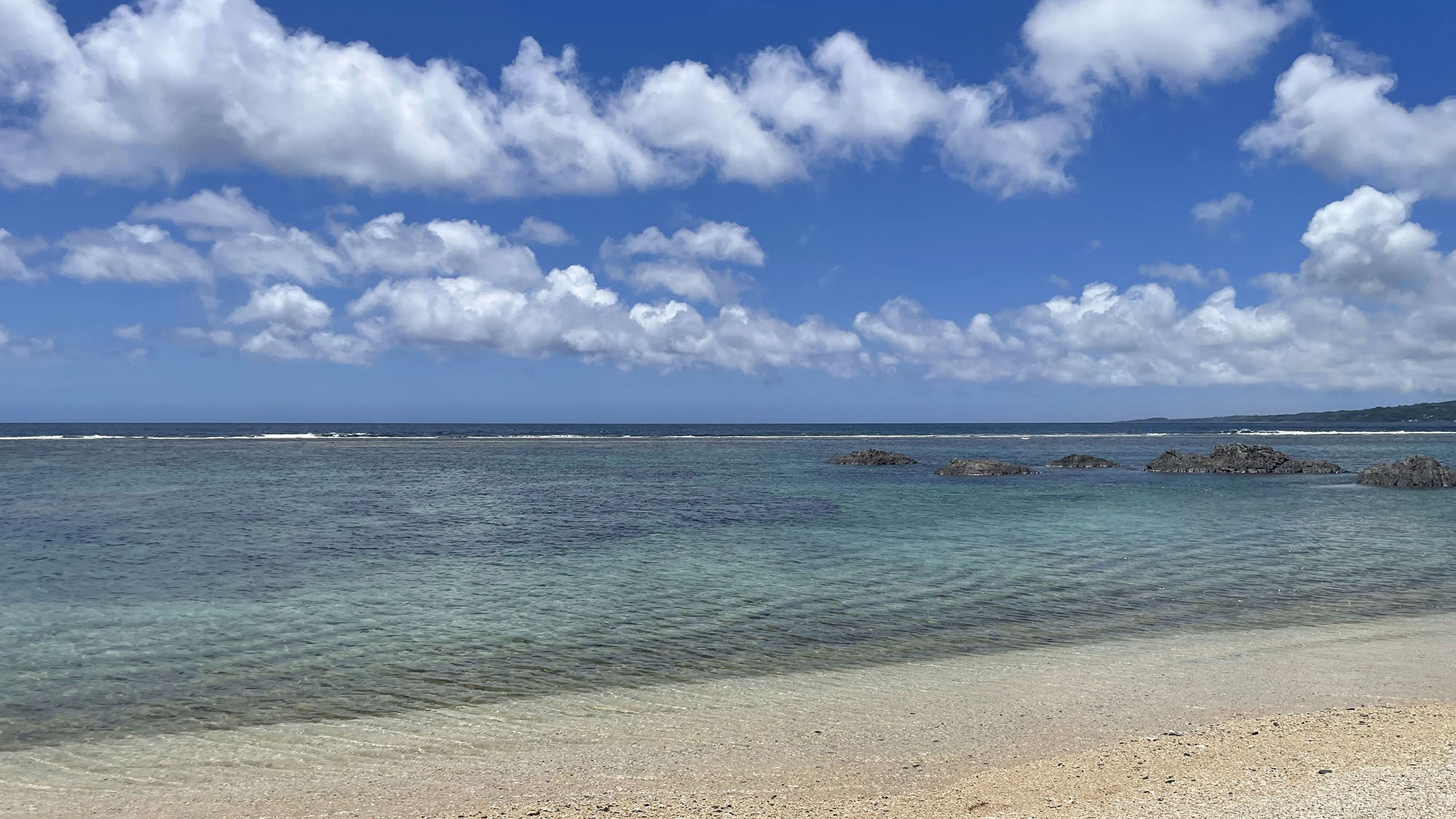 ・【周辺】透明度が抜群の青い海で水遊びやお散歩をお楽しみいただけます