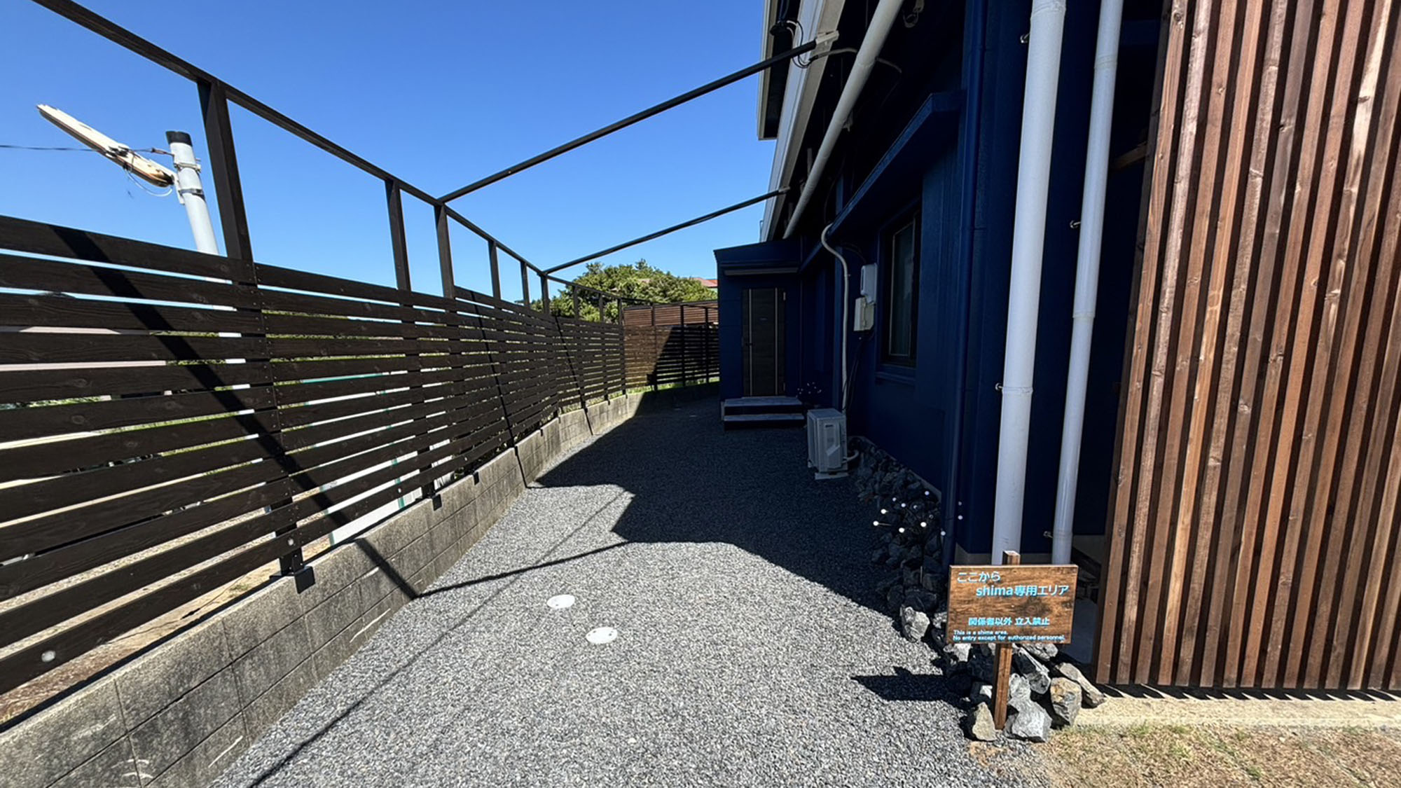 ・【shima】お部屋の前に客室専用の駐車場を完備しております