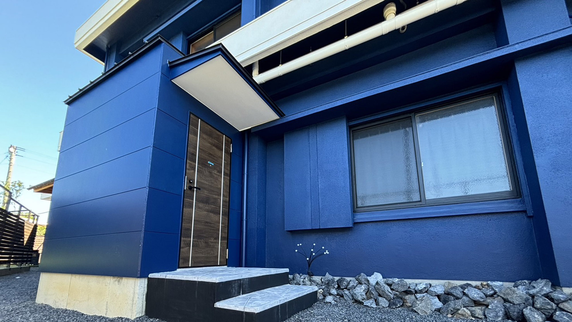 ・【shima：入口】こちらの入り口から室内にお上がりいただけます